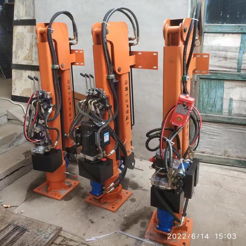 河津市重汽蓝牌随车吊 3.2吨 国六动力强 液压驱动 农用自卸起重机